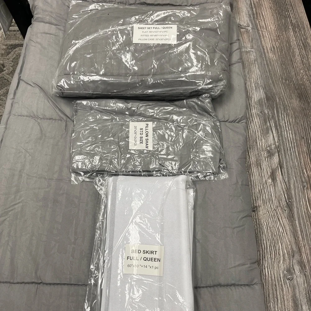 Bedding Outlet Gray All Season Bed in a Bag Luxury Full / Queen 8 Piece. NIB